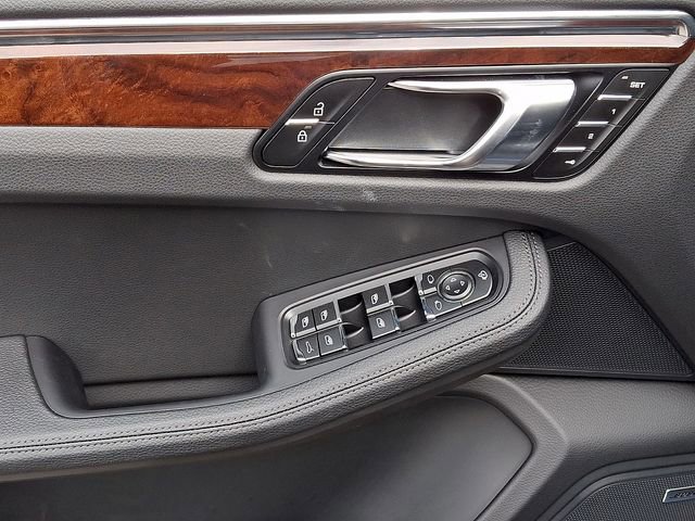 New 2025 Porsche Macan image 14