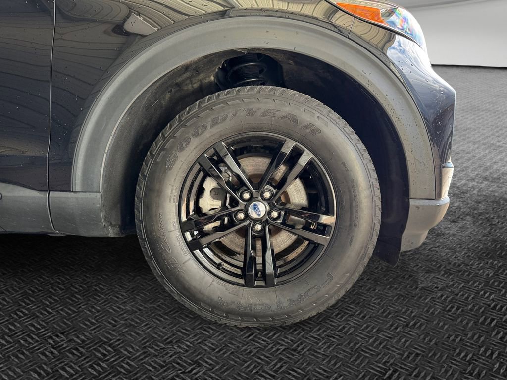 Used 2022 Ford Explorer XLT w/ Equipment Group 202A image 11