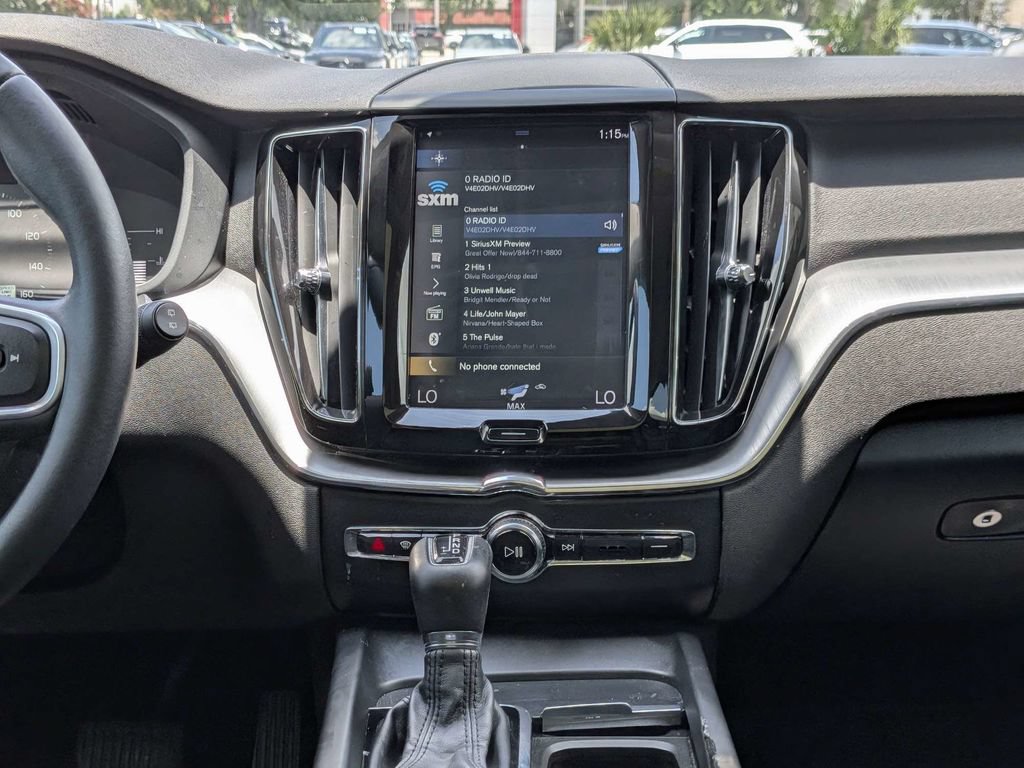 Used 2019 Volvo XC60 T5 Momentum FWD image 21