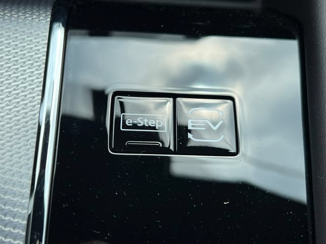 New 2026 Nissan Rogue Platinum AWD/4WD image 32