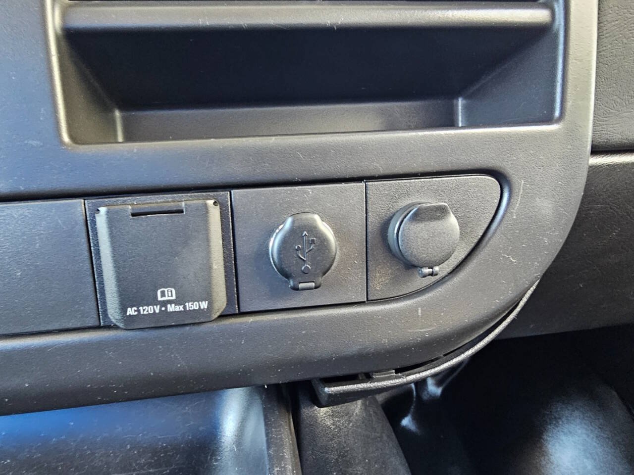 Used 2015 Chevrolet Express 2500 Extended RWD image 32