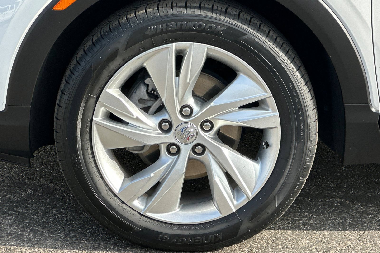 Certified 2024 Buick Encore GX Preferred FWD image 36