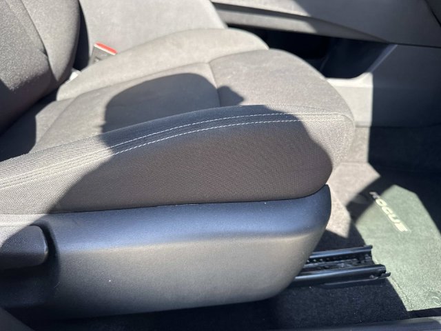 Used 2024 Nissan Rogue S AWD/4WD image 16