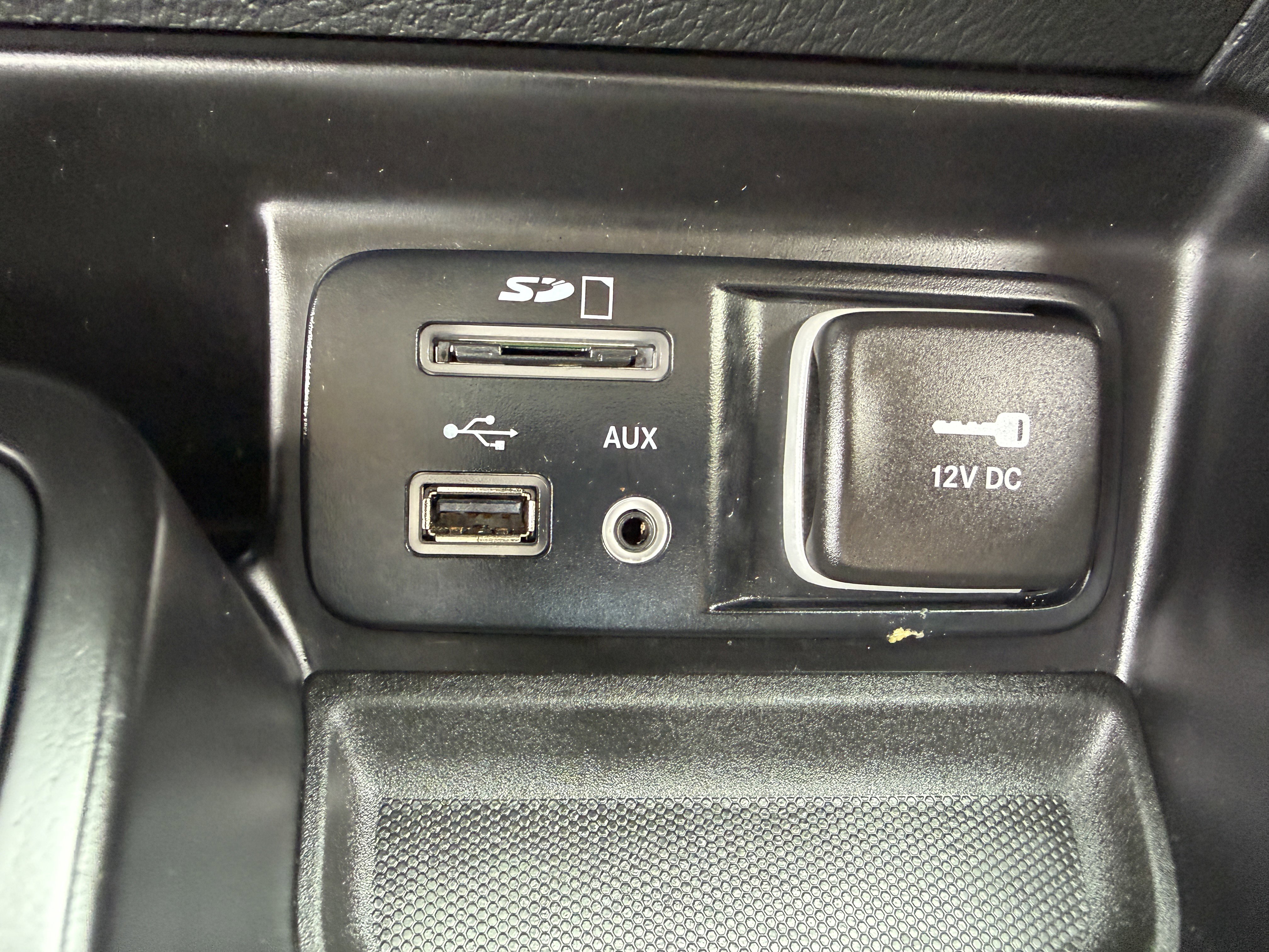 Used 2016 Jeep Cherokee Trailhawk w/ Trailer Tow Group AWD/4WD image 38