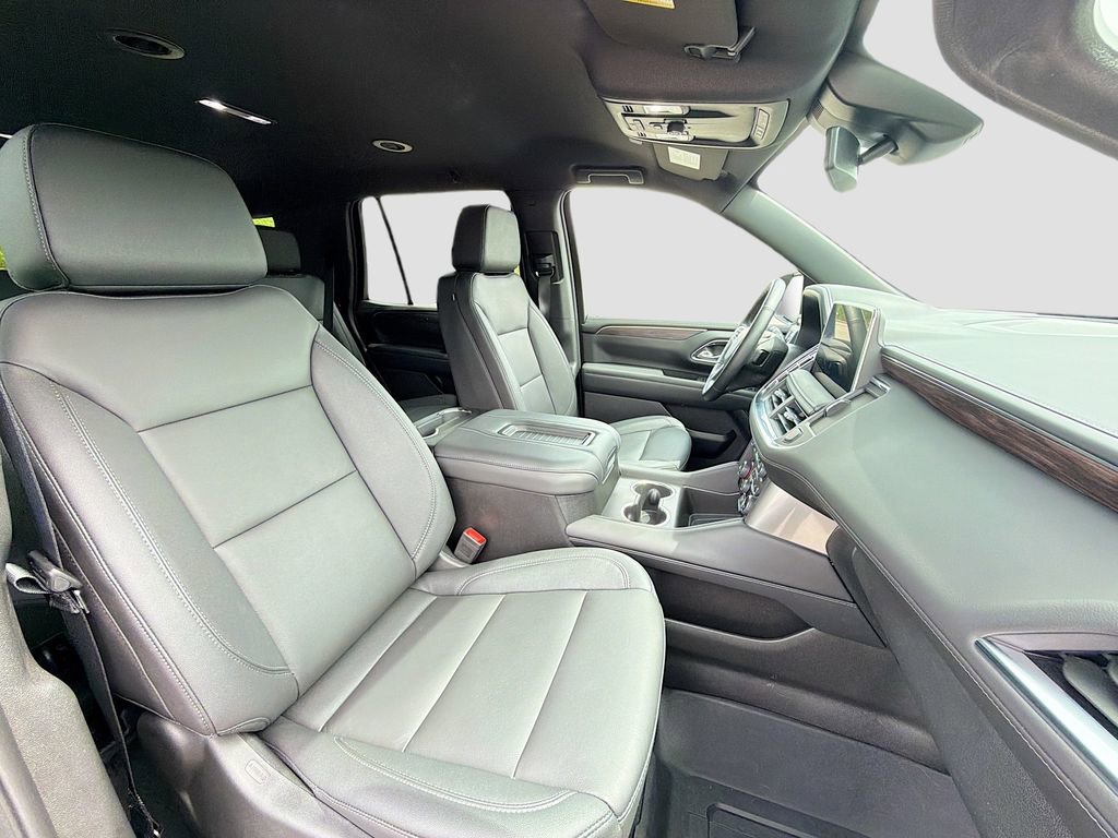 Used 2024 Chevrolet Tahoe Z71 w/ Luxury Package AWD/4WD image 29