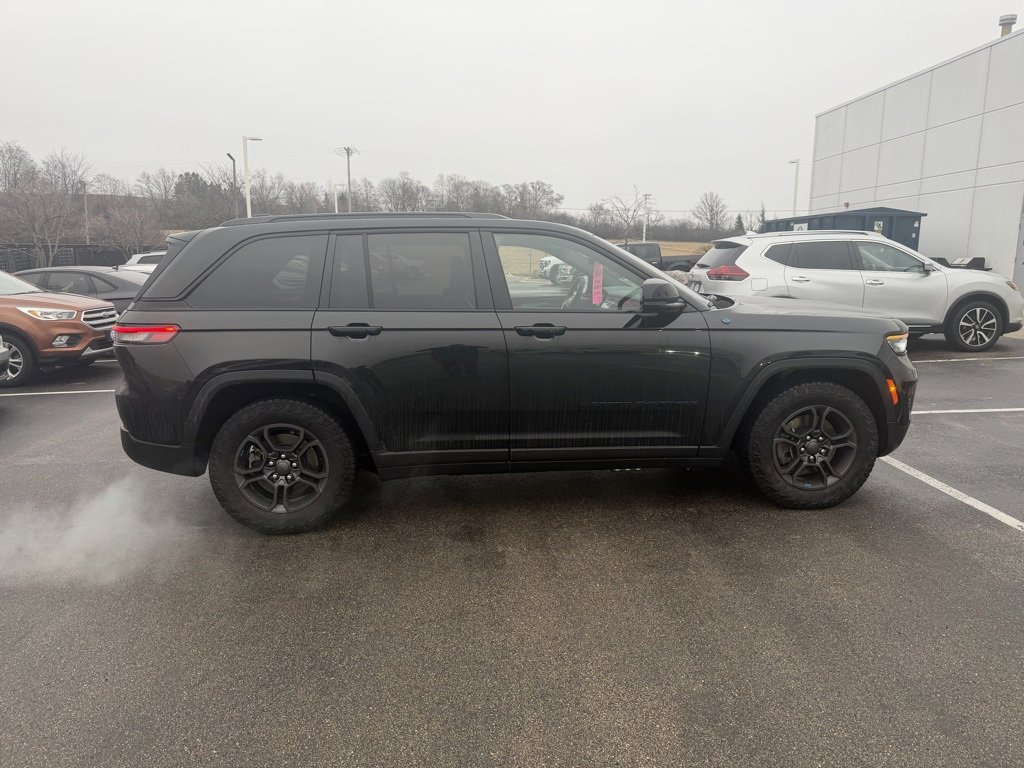 Used 2024 Jeep Grand Cherokee Trailhawk w/ Luxury Tech Group III image 7