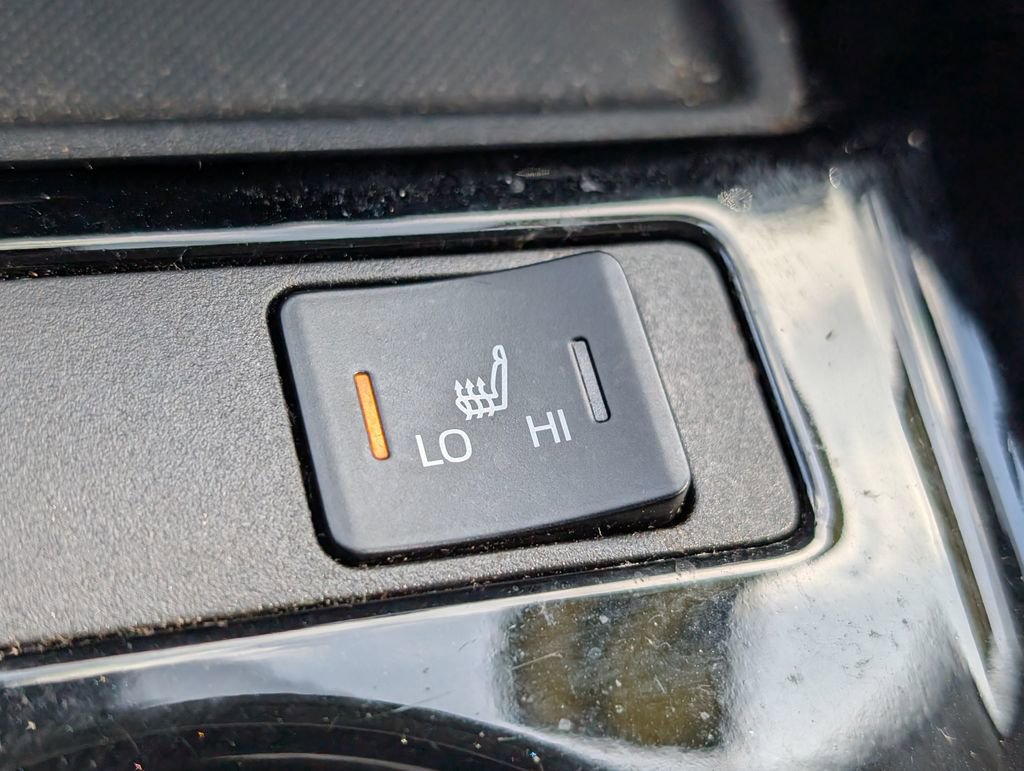 Used 2021 Toyota Prius Prime LE FWD image 28