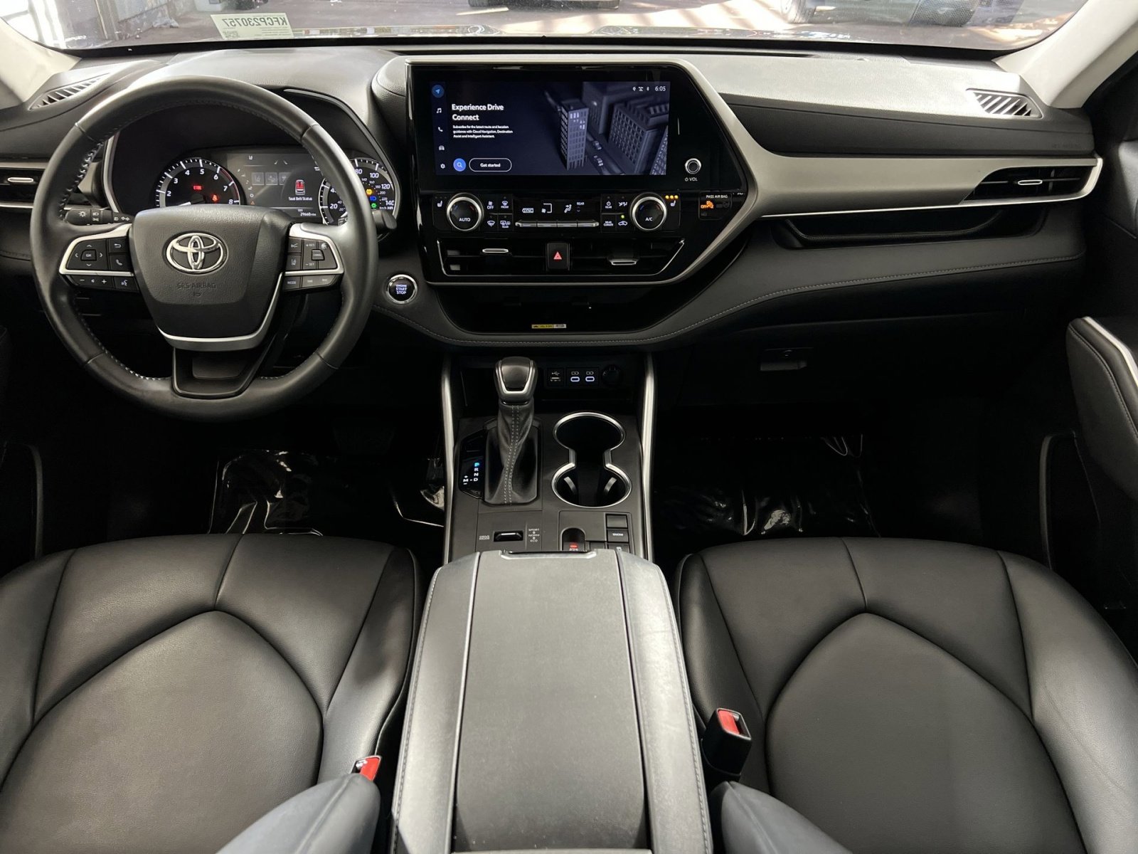 Used 2023 Toyota Highlander XLE FWD image 20