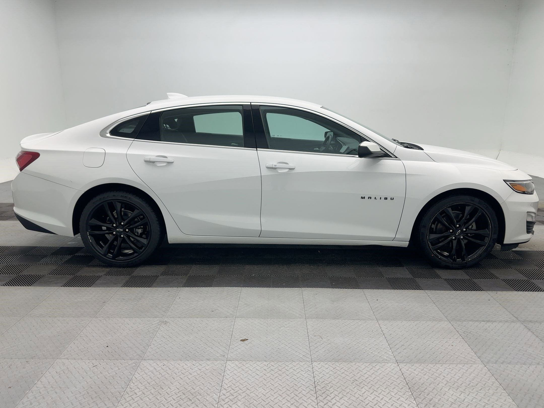 Used 2023 Chevrolet Malibu LT image 8