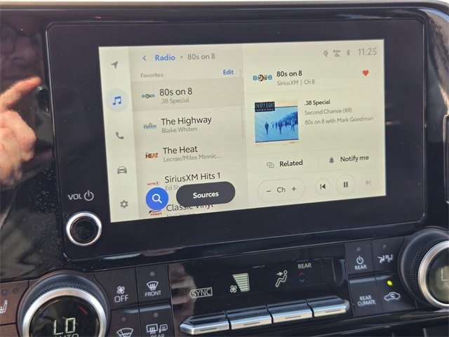 Used 2023 Toyota Highlander XLE image 24