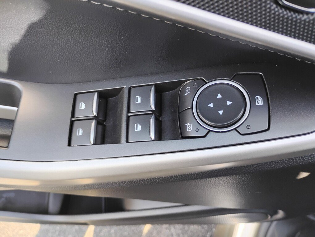 Used 2022 Ford Explorer XLT AWD/4WD image 13