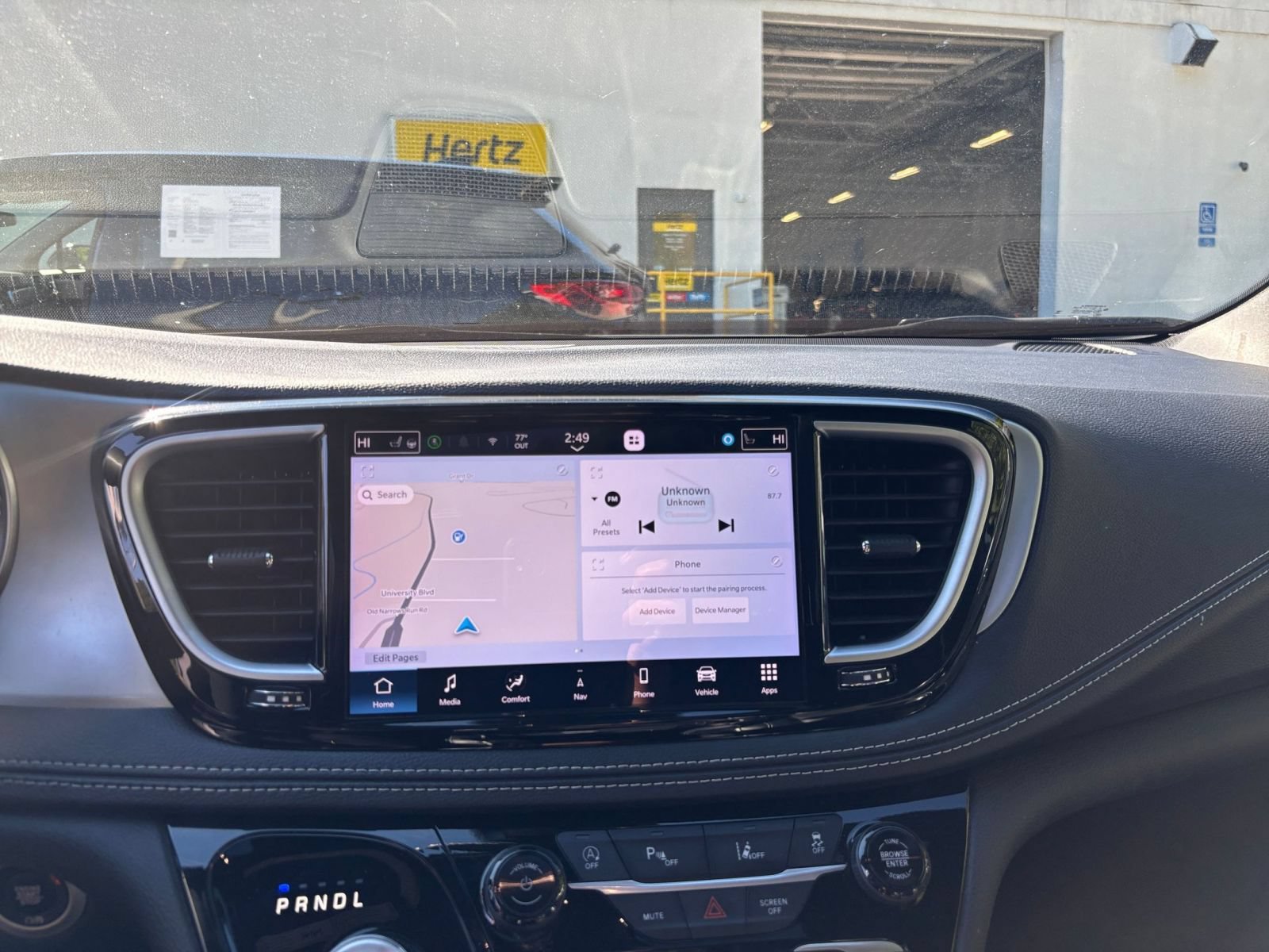 Used 2025 Chrysler Pacifica Limited FWD image 19