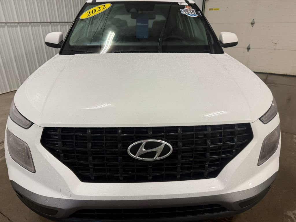Certified 2022 Hyundai Venue SE w/ Cargo Package FWD image 4