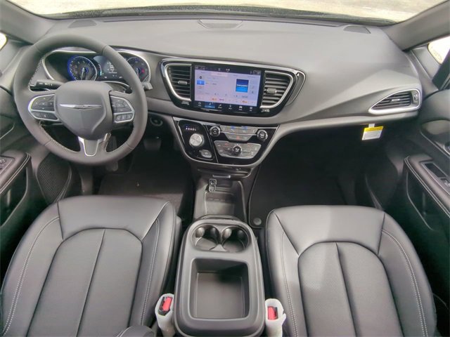 New 2026 Chrysler Voyager LX image 18