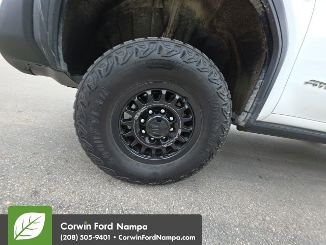 Used 2024 GMC Sierra 2500 AT4X w/ AT4X AEV Edition image 7