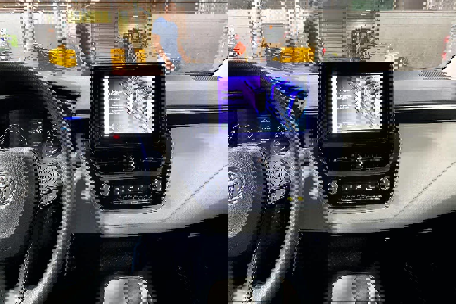 Used 2024 Toyota Corolla LE image 6