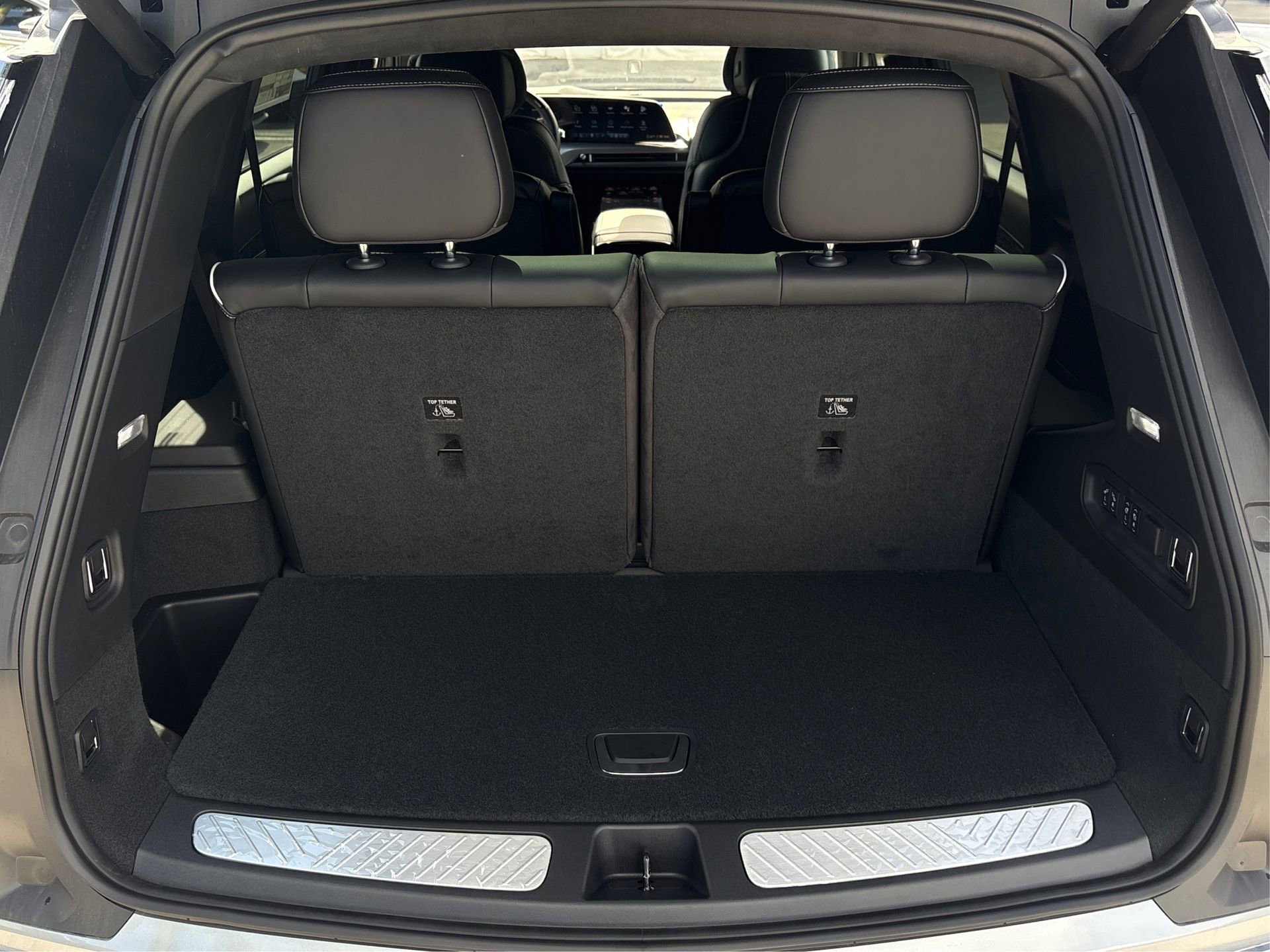 New 2026 Cadillac Vistiq Platinum image 11