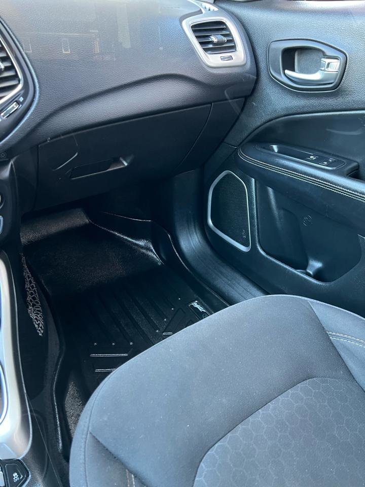 Used 2018 Jeep Compass Sport w/ Tech Group image 17