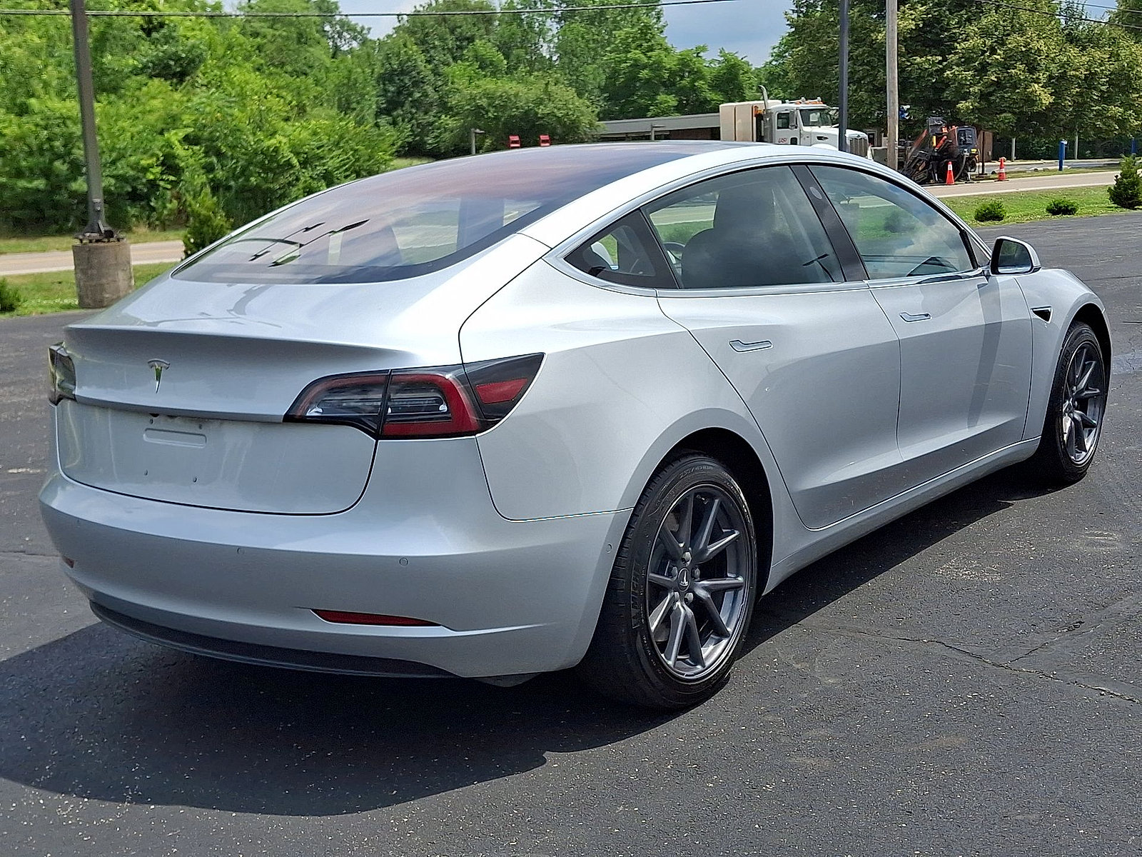 Used 2018 Tesla Model 3 Long Range RWD image 24