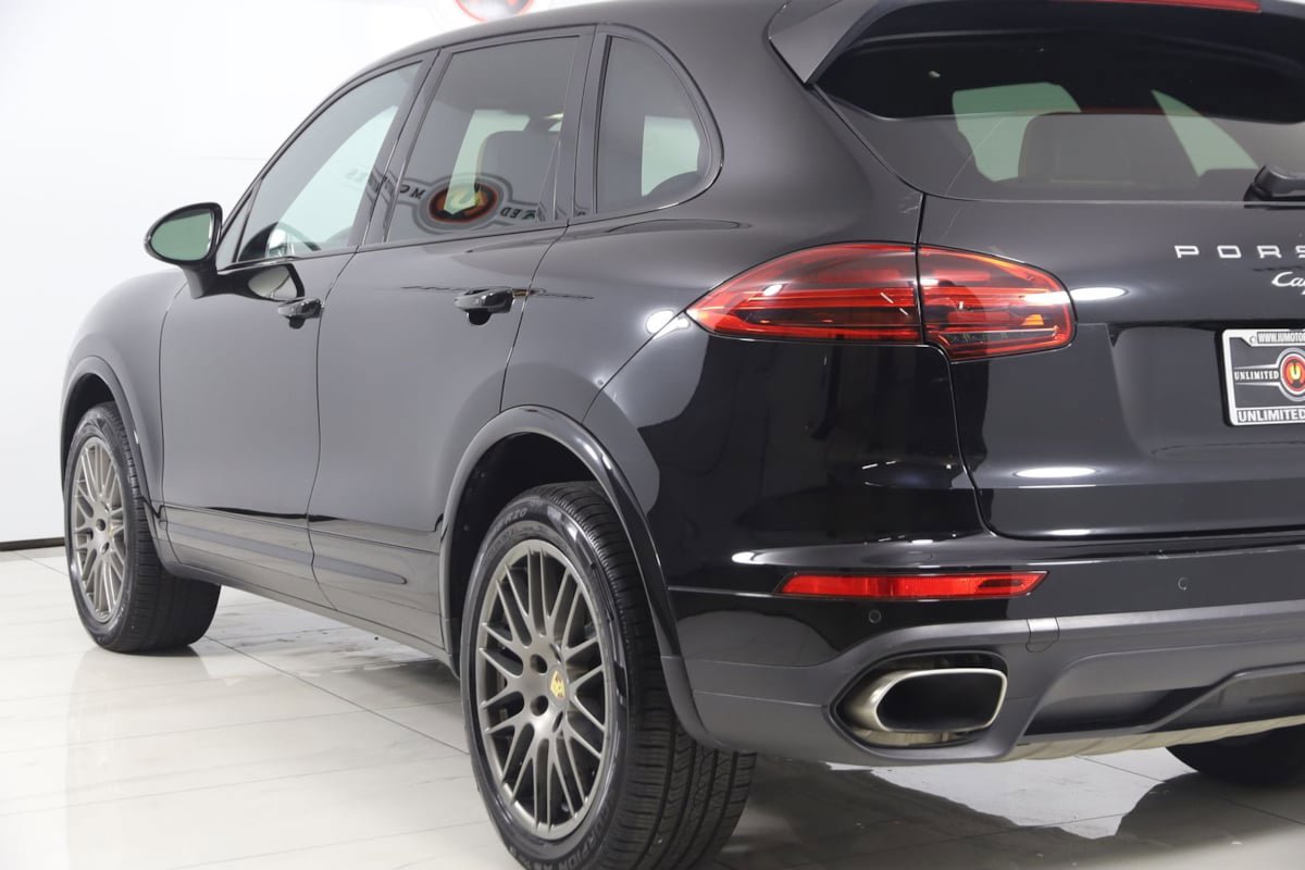 Used 2017 Porsche Cayenne Platinum Edition AWD/4WD image 24