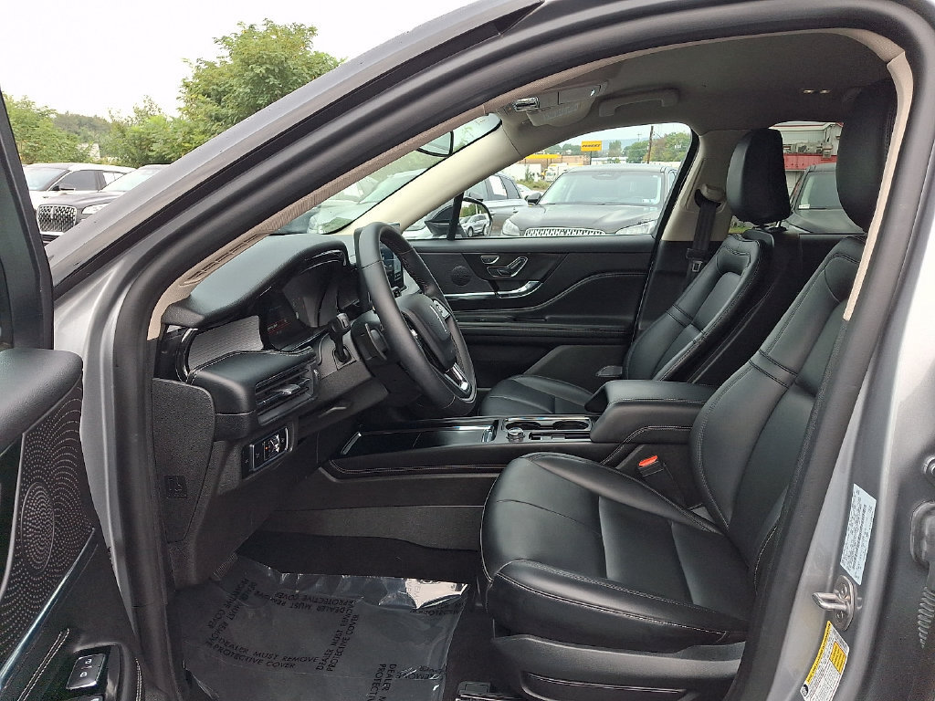 Certified 2024 Lincoln Corsair AWD image 13