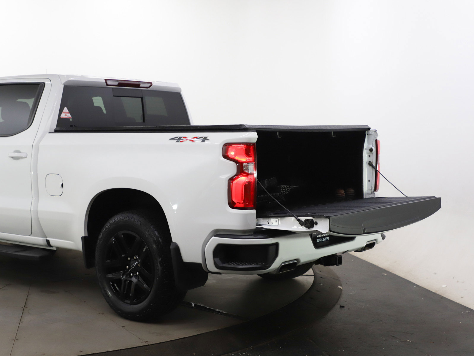 Used 2023 Chevrolet Silverado 1500 RST w/ Convenience Package II image 9