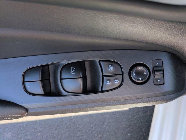 Used 2025 Nissan Altima 2.5 SV image 16