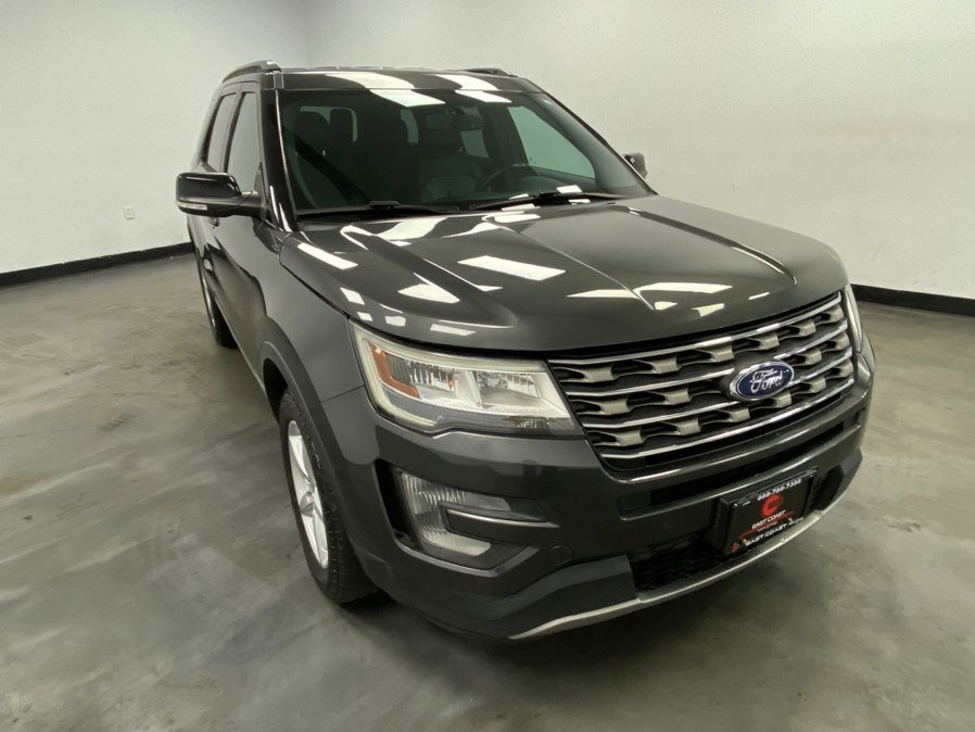 Used 2017 Ford Explorer XLT w/ Equipment Group 202A AWD/4WD image 8