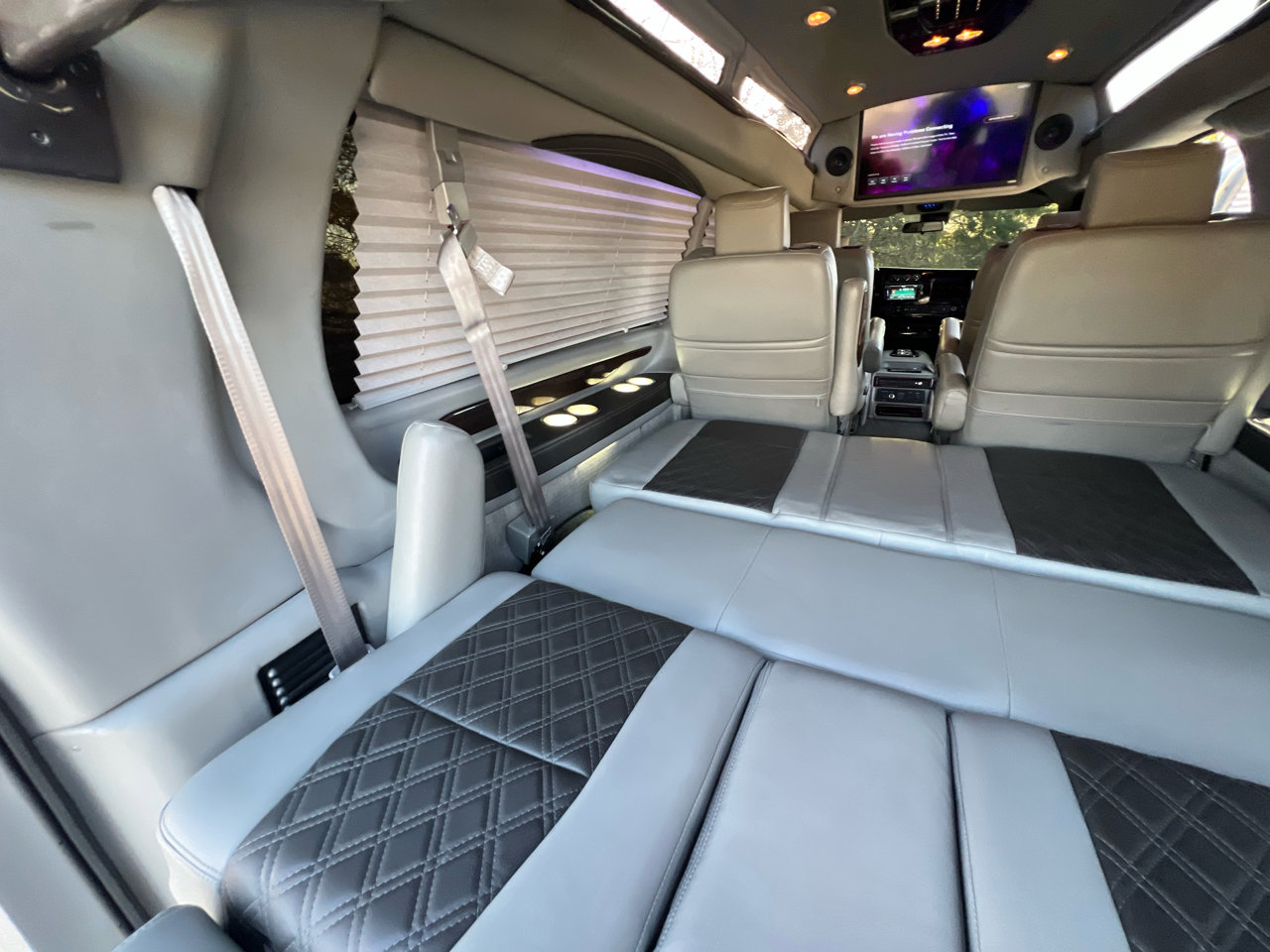 Used 2022 Chevrolet Express 2500 Extended w/ Enhanced Convenience Package image 44