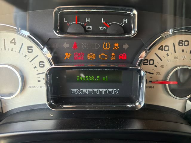 Used 2013 Ford Expedition Limited image 19