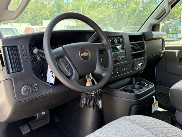 New 2026 Chevrolet Express 2500 w/ Driver Convenience Package RWD image 31
