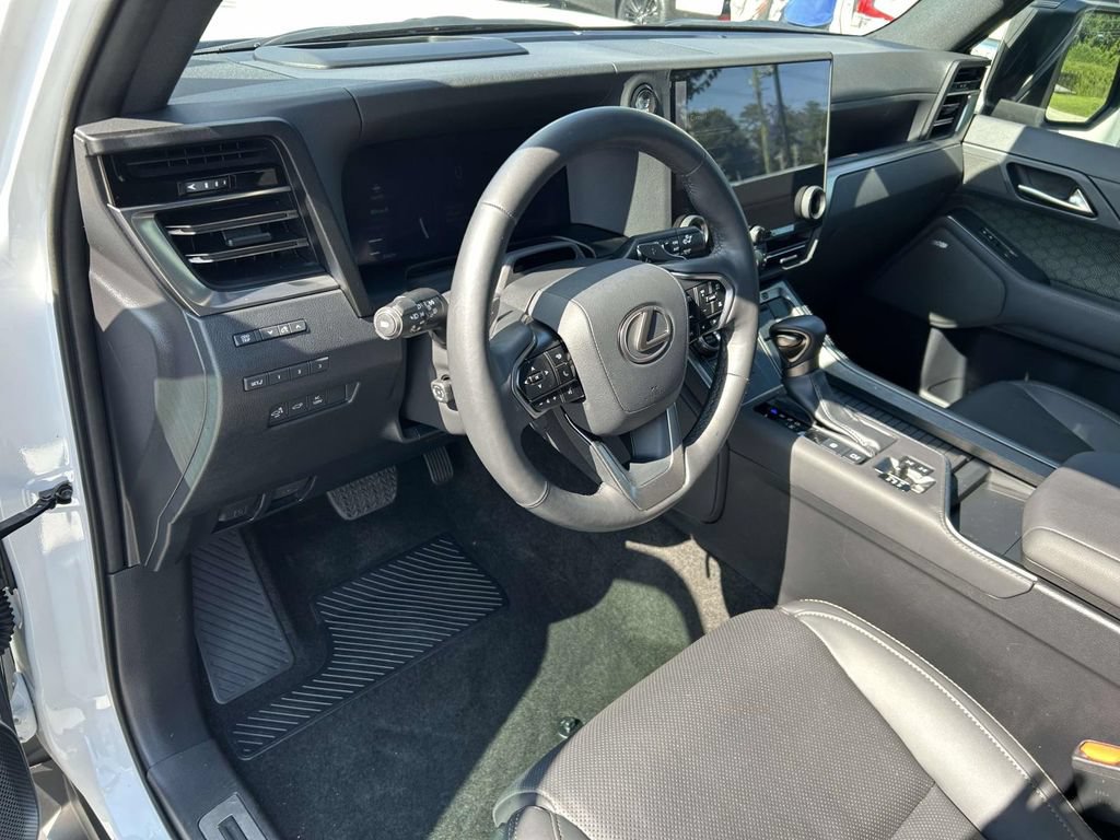 Used 2024 Lexus GX 550 AWD/4WD image 18