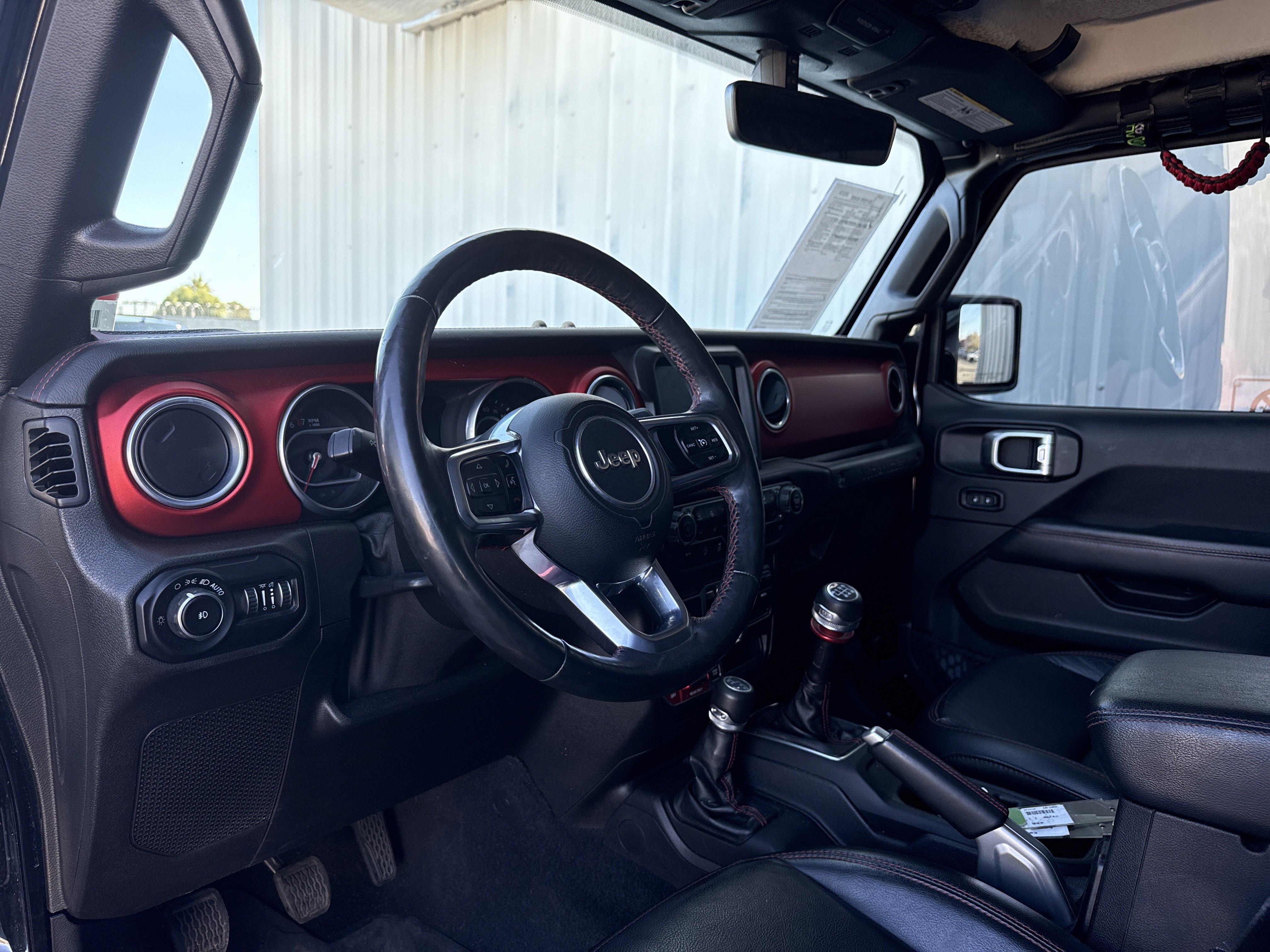 Used 2018 Jeep Wrangler Unlimited Rubicon image 26