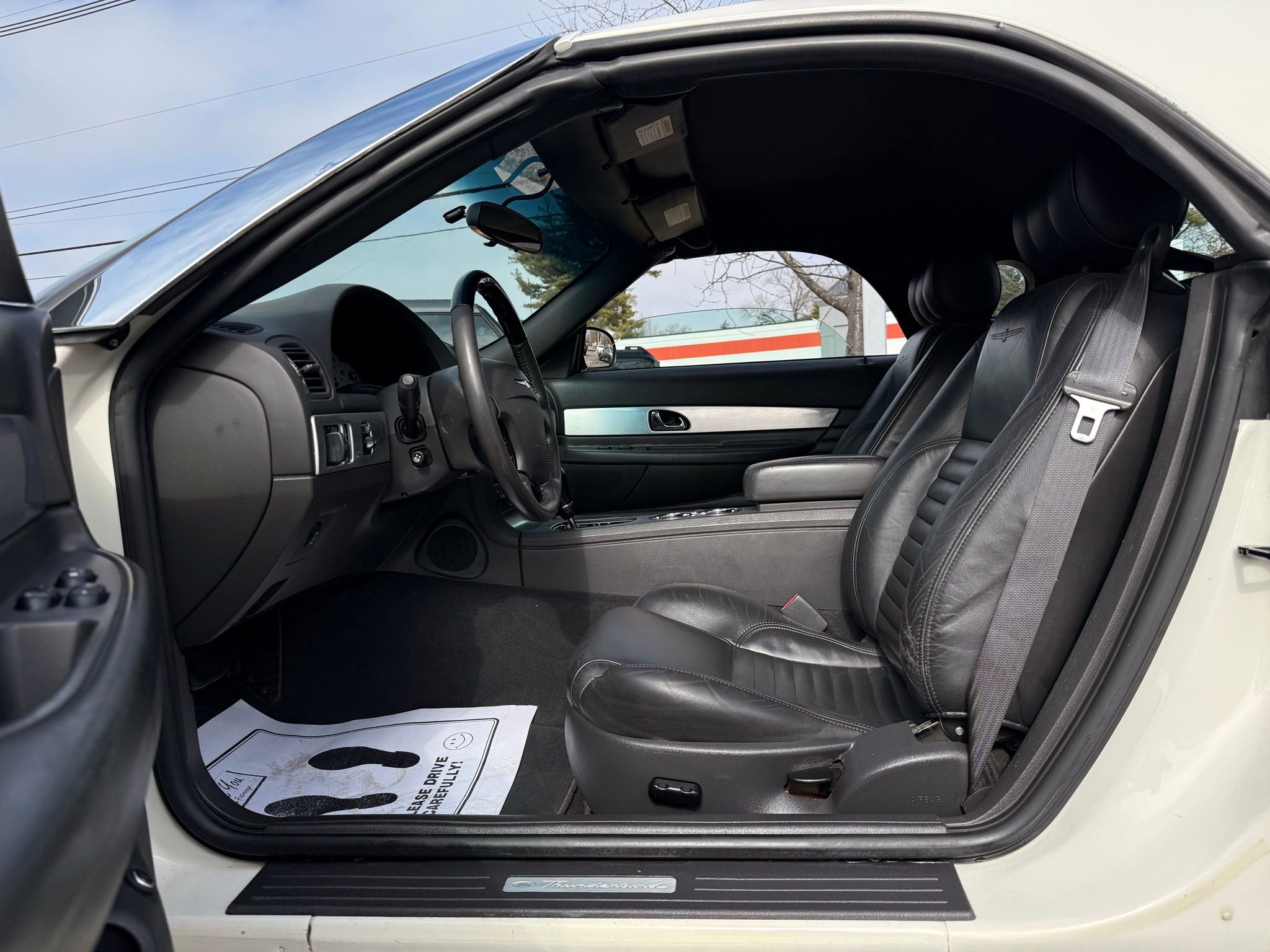 Used 2002 Ford Thunderbird image 31