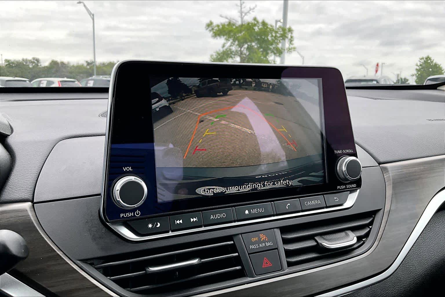 Used 2025 Nissan Altima 2.5 SV FWD image 27