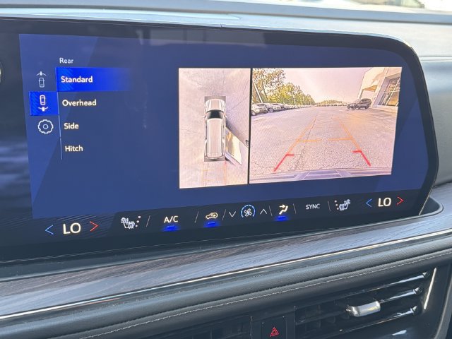 Used 2025 Chevrolet Suburban LT RWD image 12