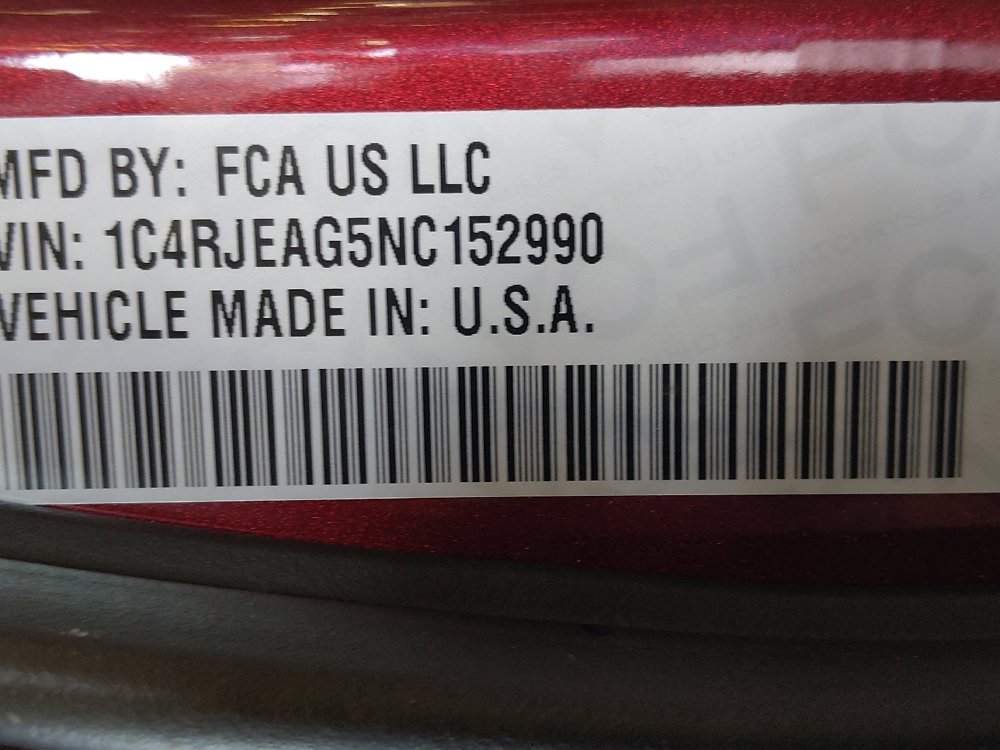 Used 2022 Jeep Grand Cherokee Laredo E RWD image 33
