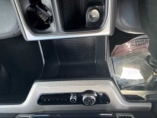 Used 2025 Ford Expedition Active RWD image 14