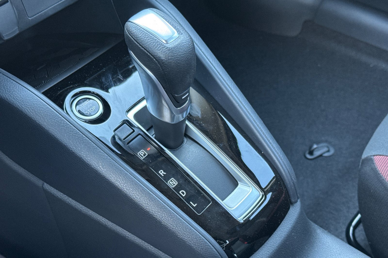 Used 2025 Nissan Versa SR w/ Trunk Package image 17