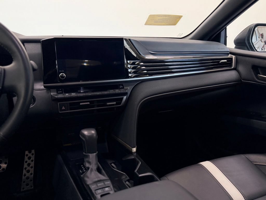 Used 2025 Toyota Camry SE FWD image 15