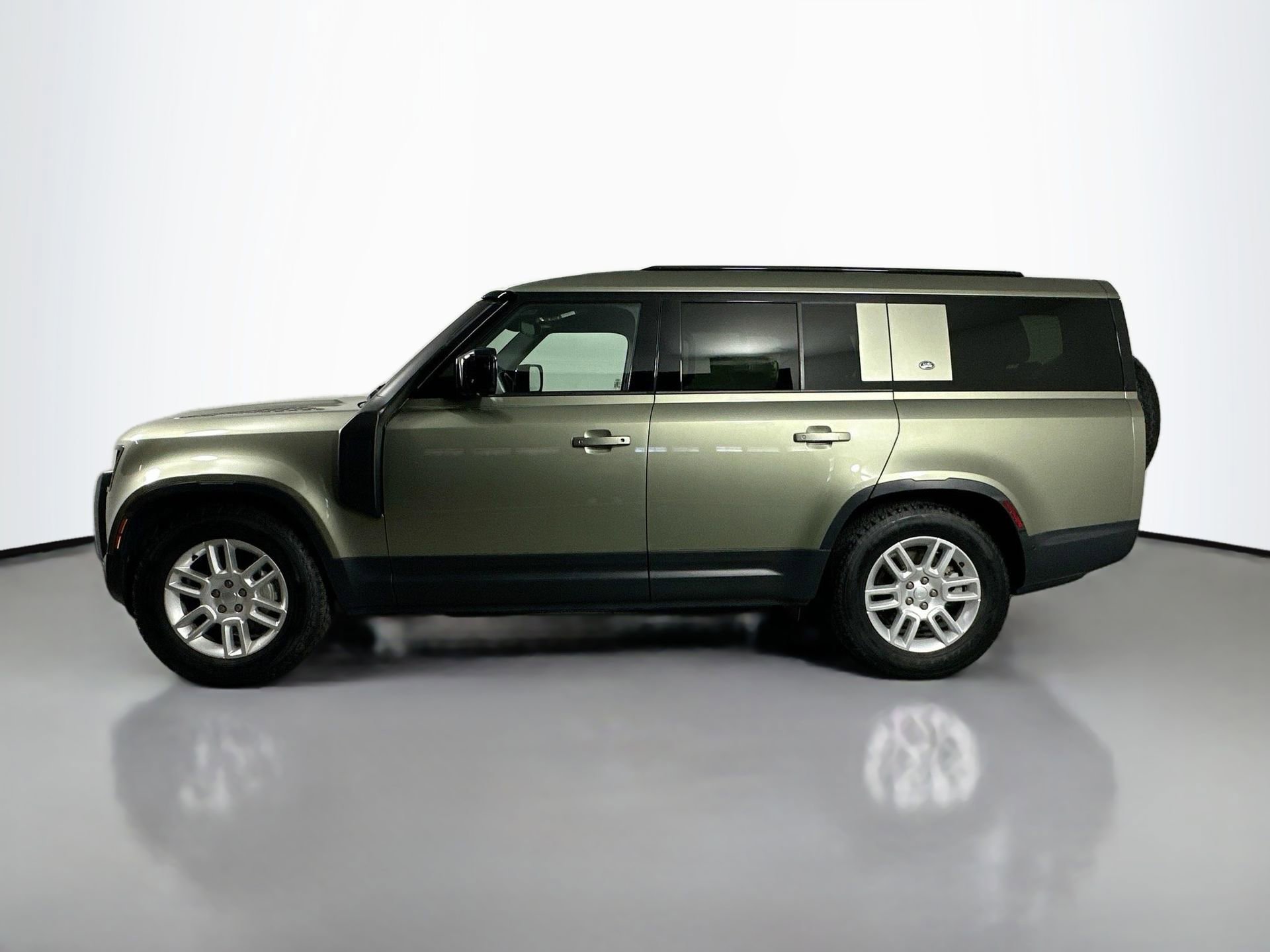 Certified 2024 Land Rover Defender 130 S image 9