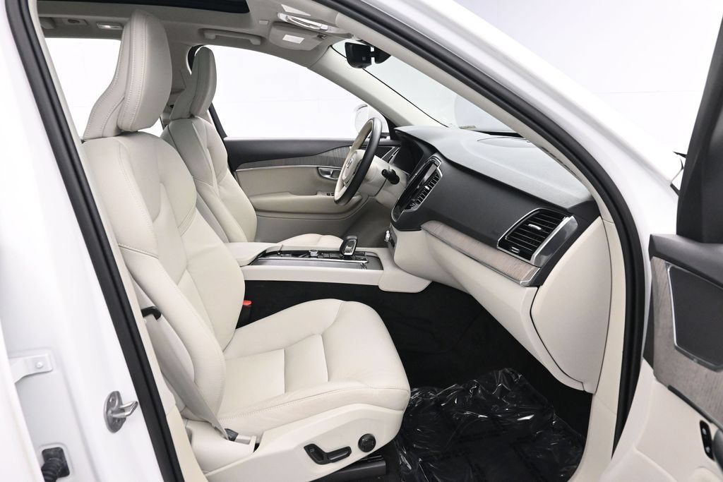 Used 2024 Volvo XC90 T8 Plus AWD/4WD image 25