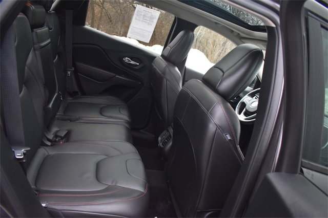 Used 2016 Jeep Cherokee Trailhawk w/ Comfort/Convenience Group image 16