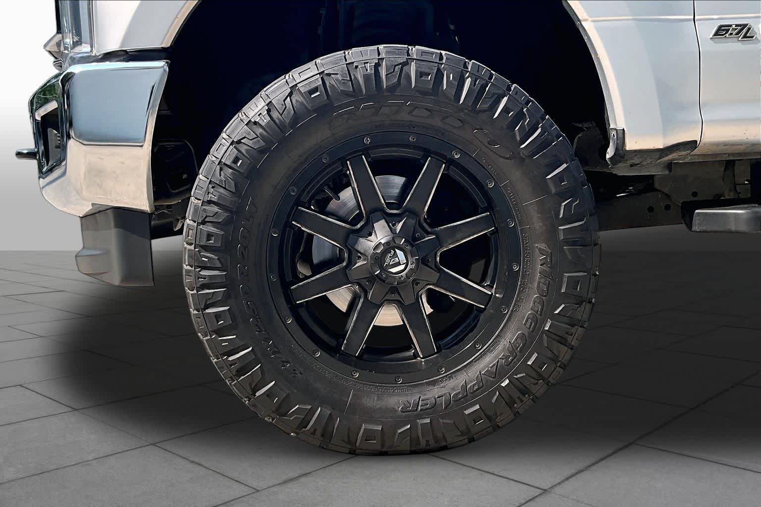 Used 2019 Ford F250 Lariat w/ Lariat Value Package AWD/4WD image 9