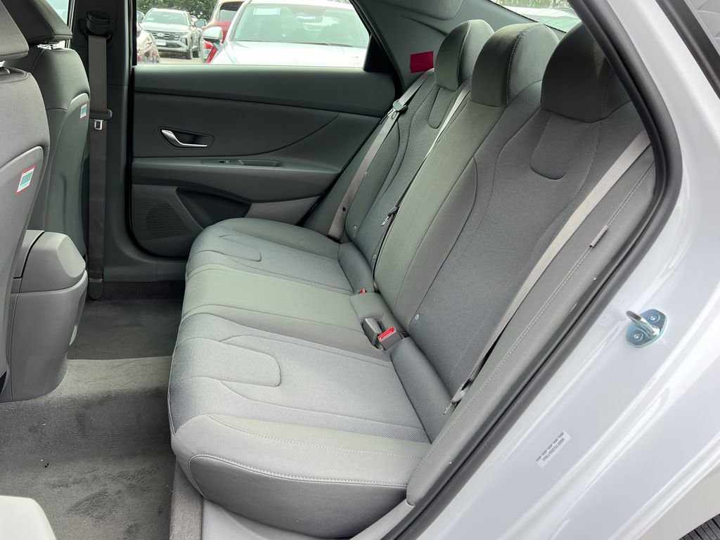 New 2026 Hyundai Elantra SE FWD image 19