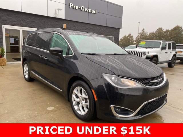Certified 2017 Chrysler Pacifica Touring-L w/ Tire & Wheel Group