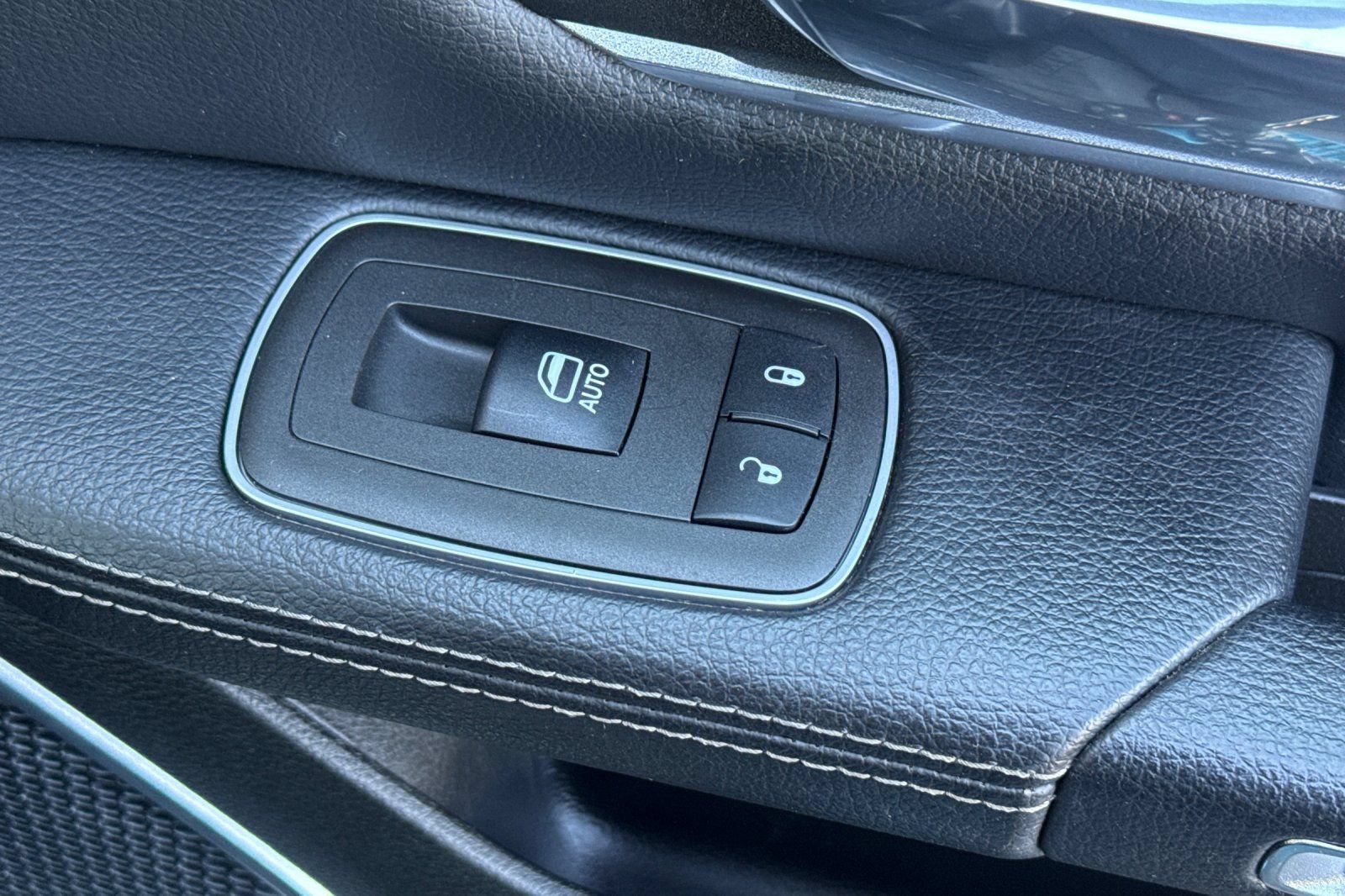 Used 2022 RAM 1500 Laramie AWD/4WD image 20