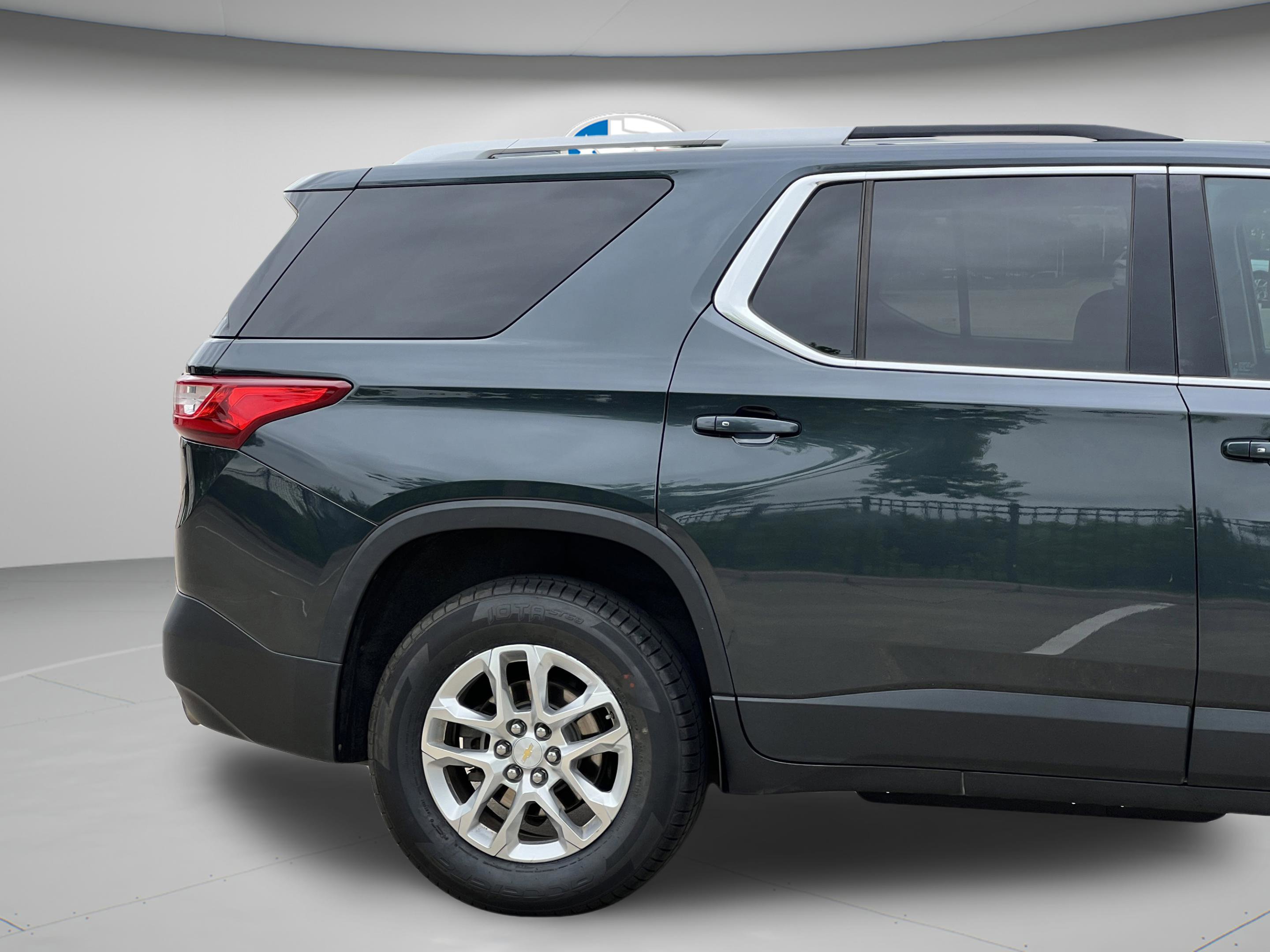 Used 2018 Chevrolet Traverse LT image 28