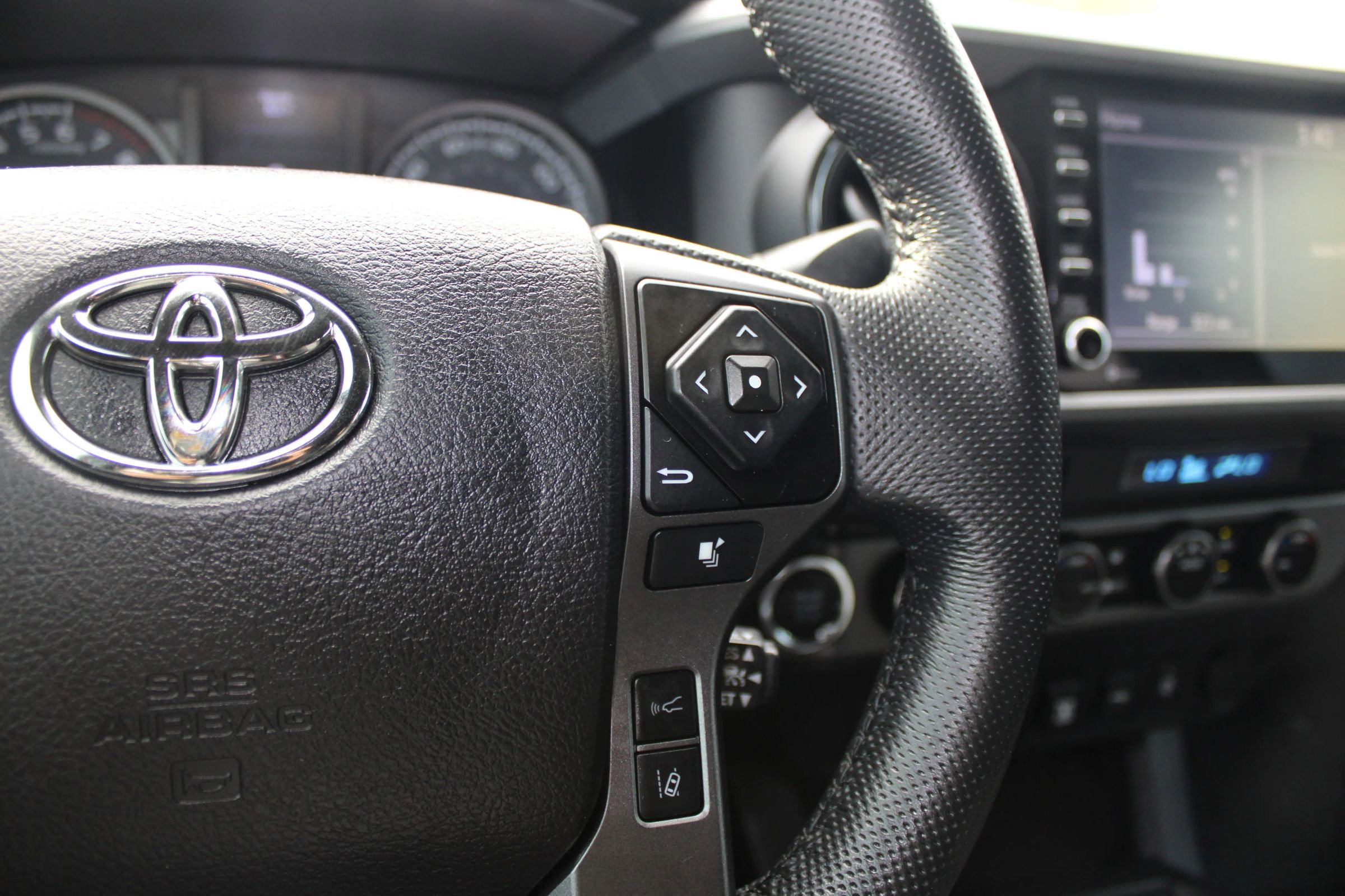Used 2022 Toyota Tacoma TRD Off-Road image 20