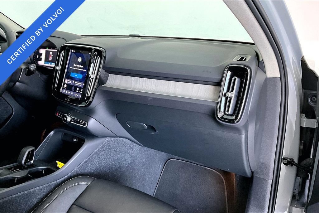 Used 2024 Volvo XC40 B5 Core w/ Protection Package Premier AWD/4WD image 19
